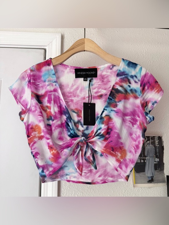 Vanessa Mooney Tops - NWT Vanessa Mooney multicolor pink tie dye rayon gauze cropped tie front top
